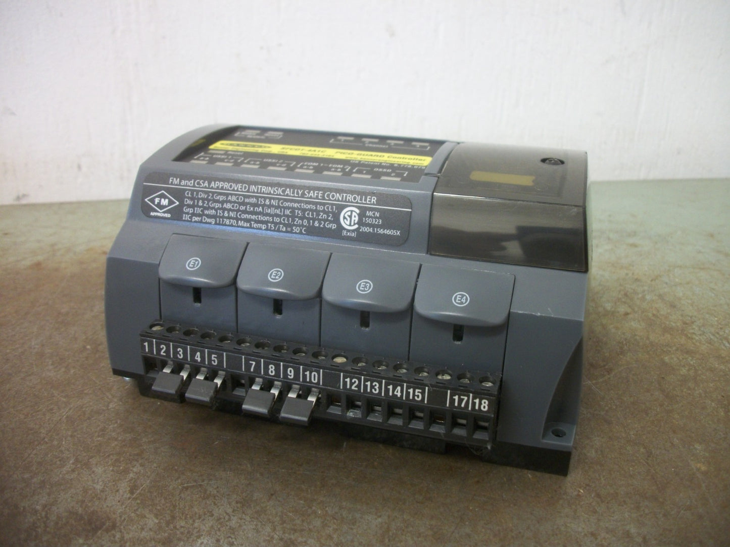 BANNER PICO-GUARD FIBER OPTIC 4-CHANNEL SAFETY CONTROLLER SFCDT-4A1C