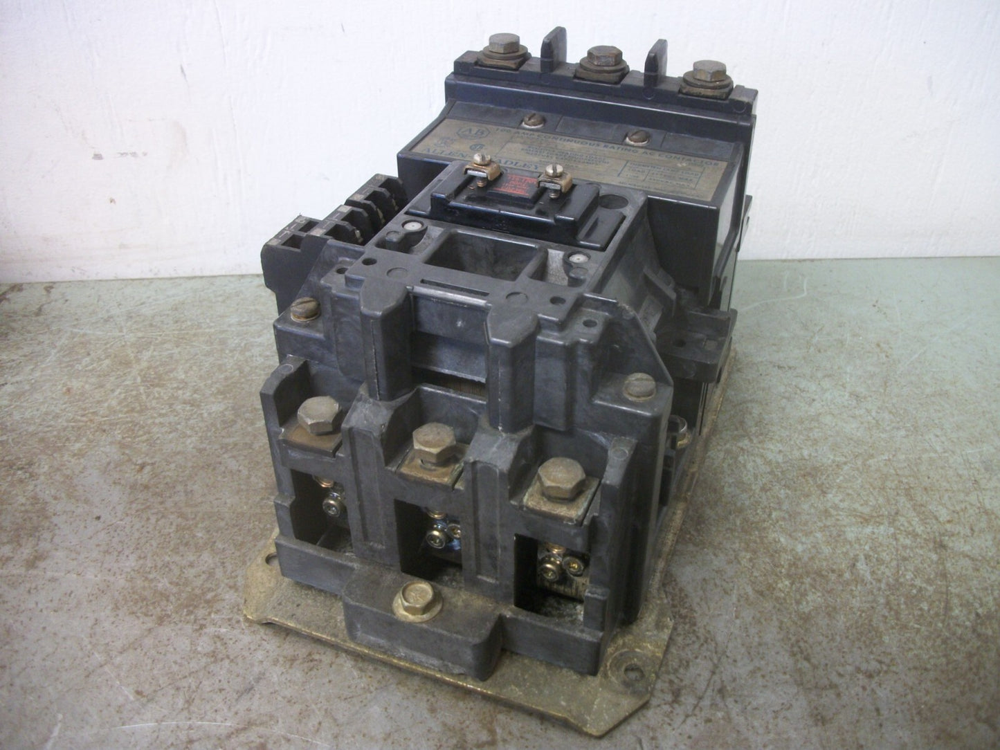 ALLEN-BRADLEY 100AMP LIGHTING CONTACTOR 500FL-DOD93 120VCOIL