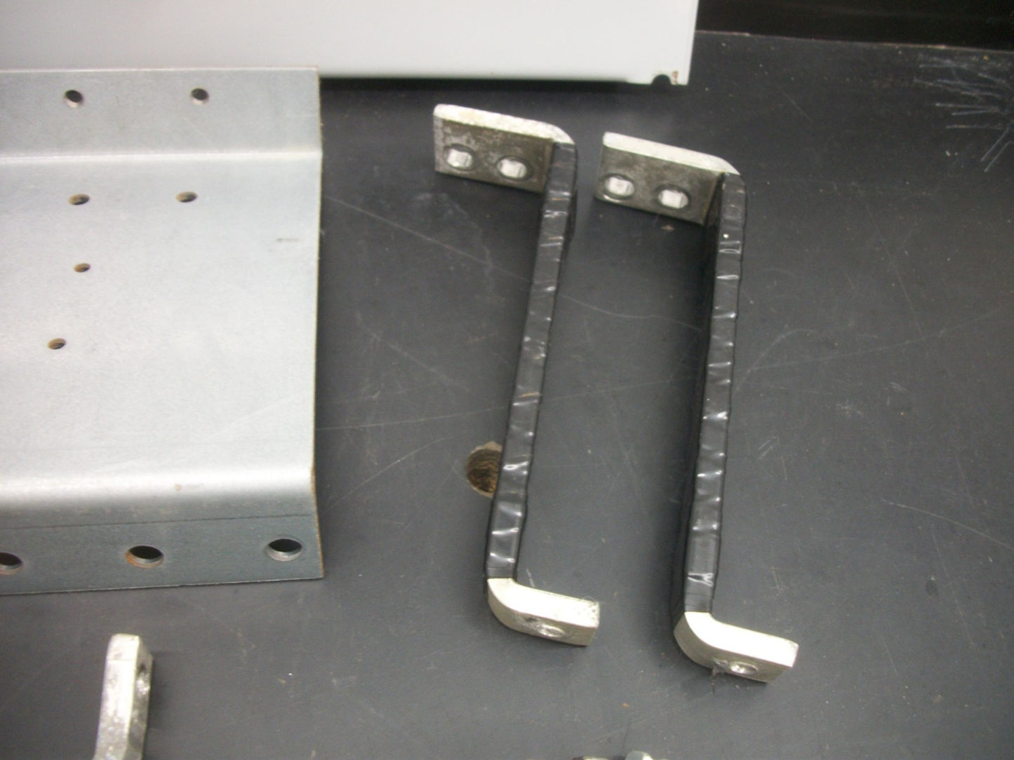 SIEMENS TWIN BREAKER BUS MOUNTING HARDWARE FOR FXD HFD HFXD FRAMES SF6D 250AMP