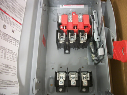 SIEMENS DISCONNECT TYPE 1 HF361 30AMP 600VOLT 3POLE FUSIBLE NIB