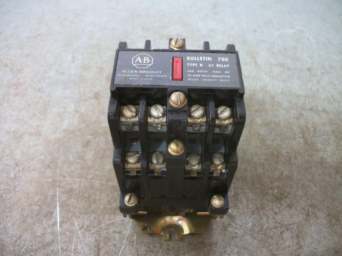ALLEN-BRADLEY AC CONTROL RELAY SERIES B 700-N800A1 120VCOIL