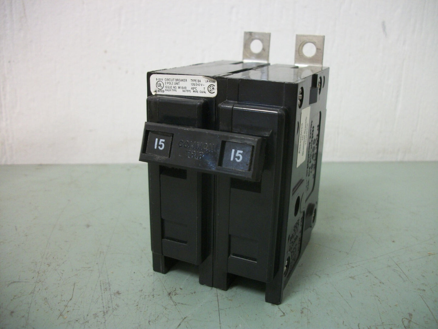 CUTLER-HAMMER BA CIRCUIT BREAKER BAB2015 15AMP 240VOLT 2POLE NOB