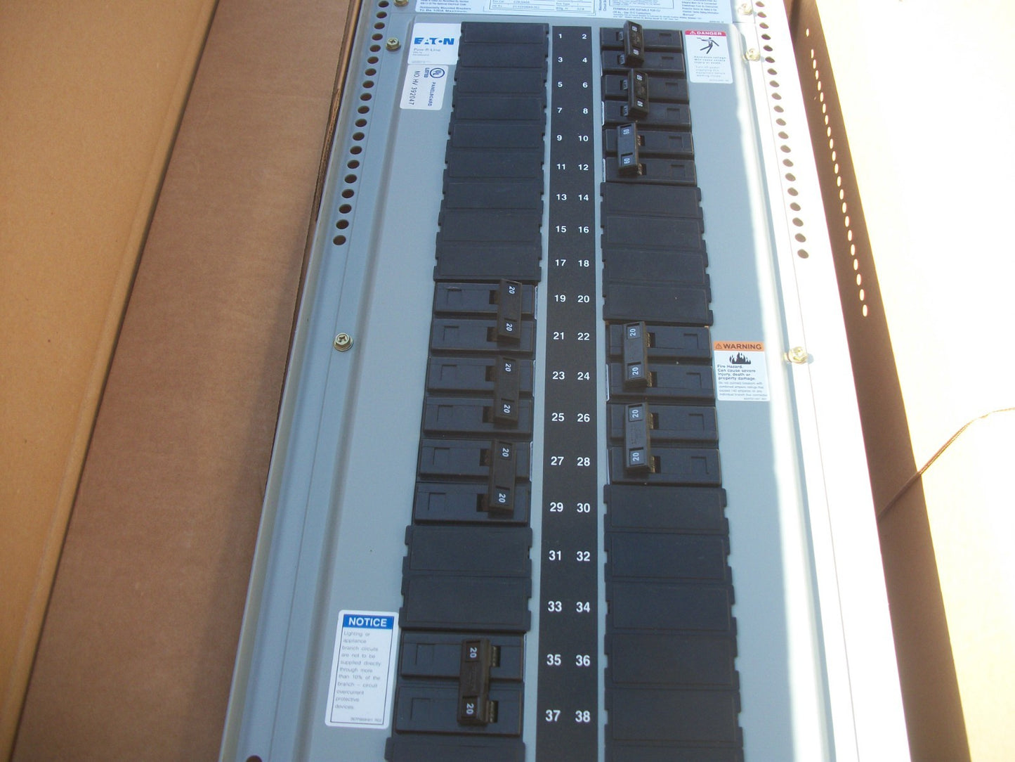 CUTLER-HAMMER PRL1A PANELBOARD INTERIOR EZB2048R 225A 208Y/120V 3PH 225A MAIN