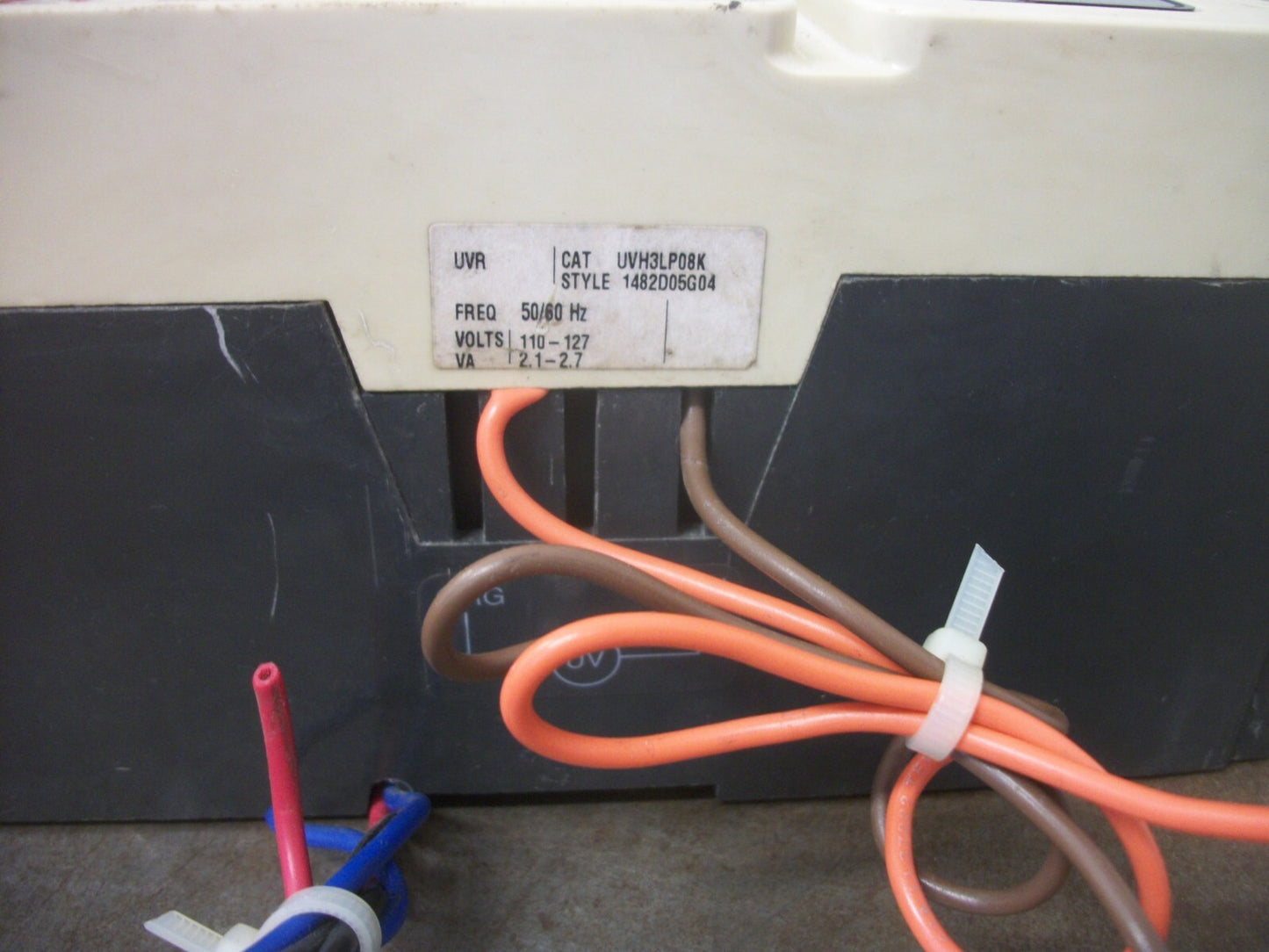 CUTLER-HAMMER KD-K MOLDED CASE SWITCH KD3400KA06U18Z02 400A 600V 3P W/ UV & AUX