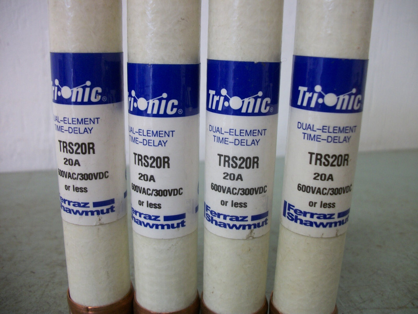 FERRAZ-SHAWMUT LOT OF 4 TRI-ONIC FUSES TRS20R 20AMP 600VOLT