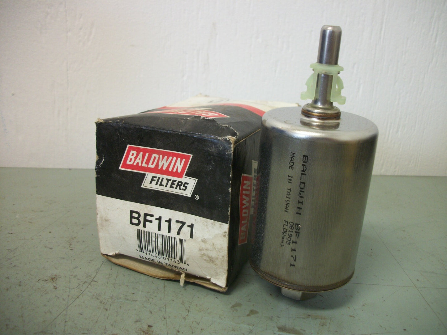 BALDWIN FUEL FILTER BF1171 NIB