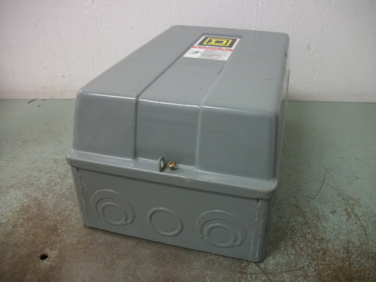 SQUARE D ENCL 6POLE 30AMP LIGHTING CONTACTOR 8903LXO60 120VCOIL