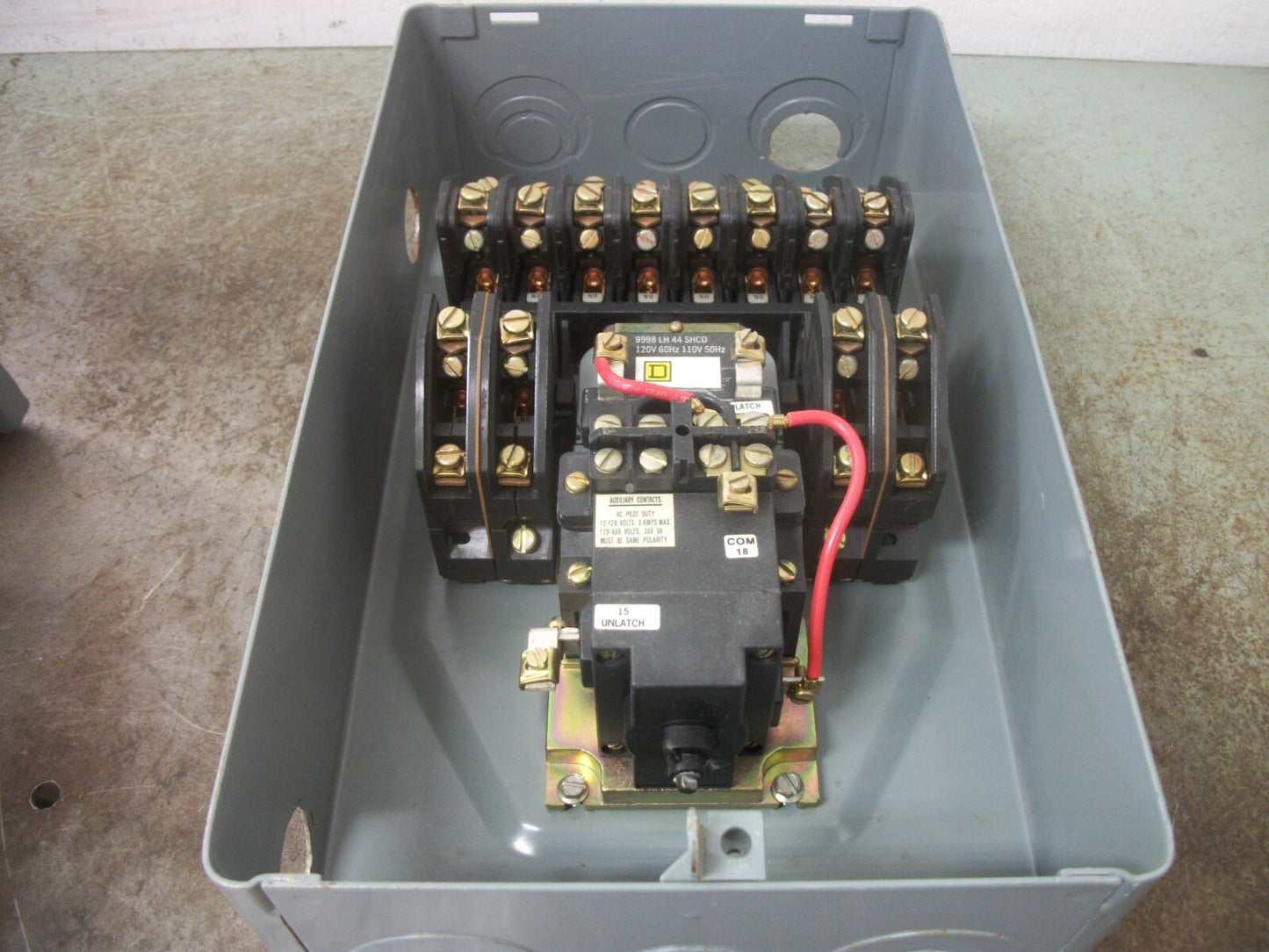 SQUARE D ENCL 30AMP 12POLE LIGHTING CONTACTOR 8903LX01200 120VCOIL