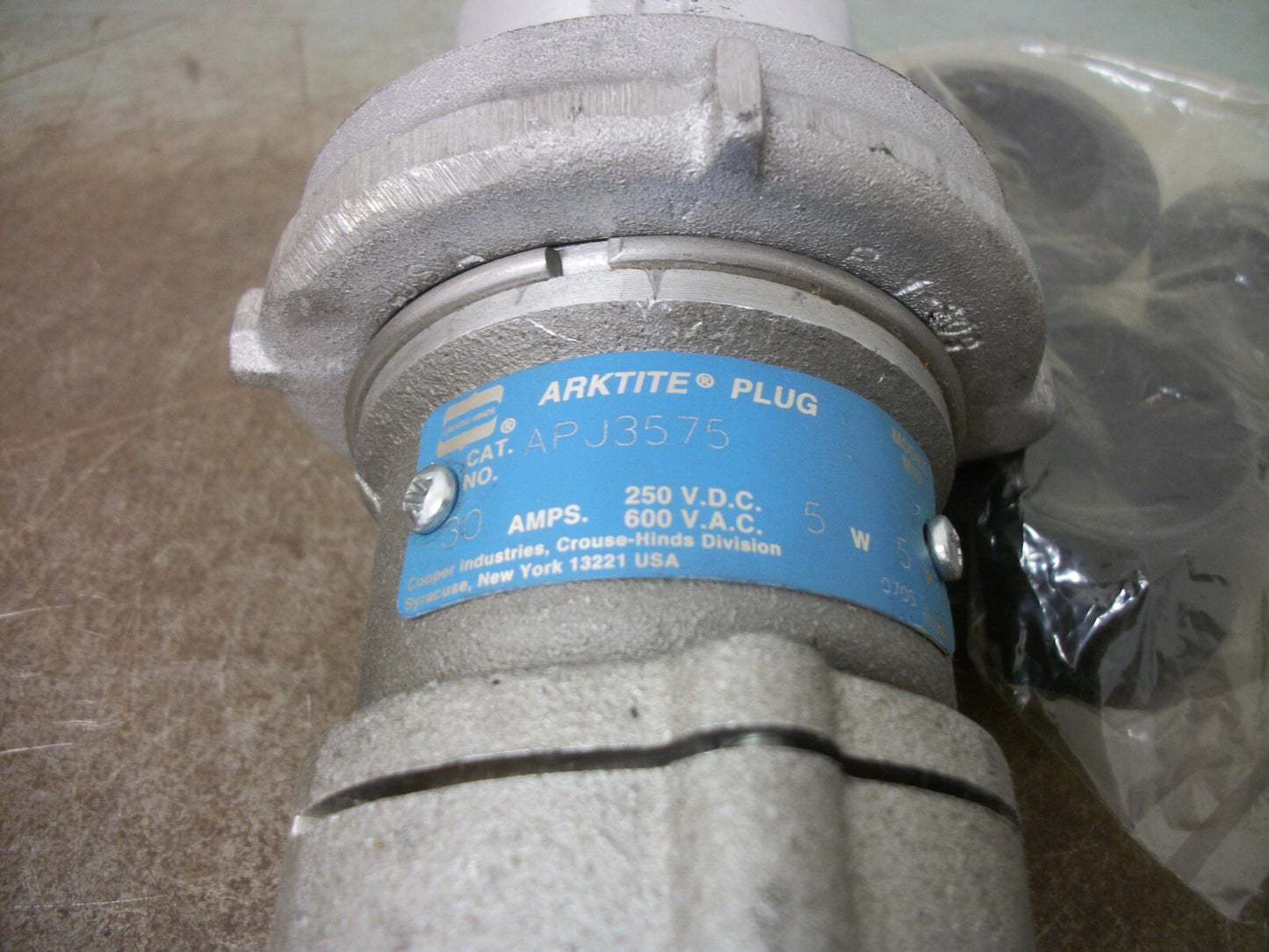 CROUSE-HINDS ARKTITE PLUG & SLEEVE CONNECTOR APJ3575 30AMP 600VOLT 5W 5P NOB