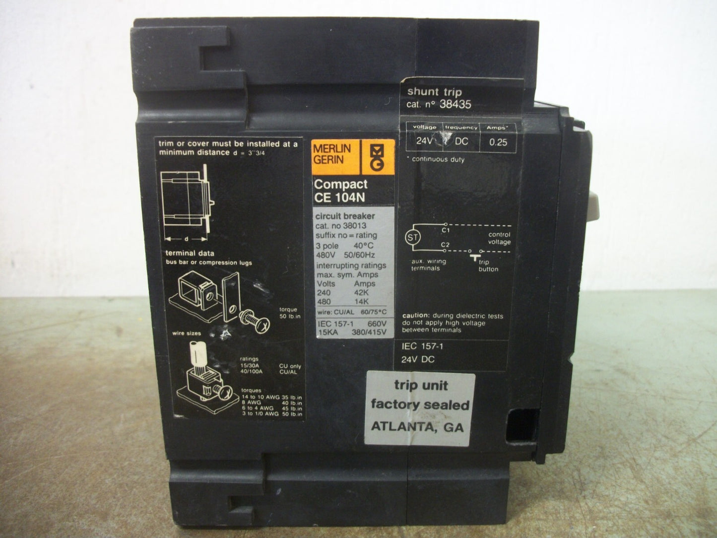 MERLIN GERIN COMPACT CE 104N CIRCUIT BREAKER 38013 100AMP 480VOLT 3POLE