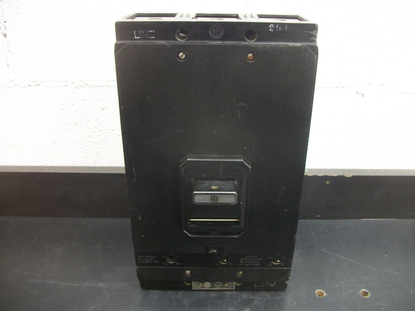 SIEMENS ITE KM3 CIRCUIT BREAKER KM3F800 800AMP 600VOLT 3POLE W/800A TRIP