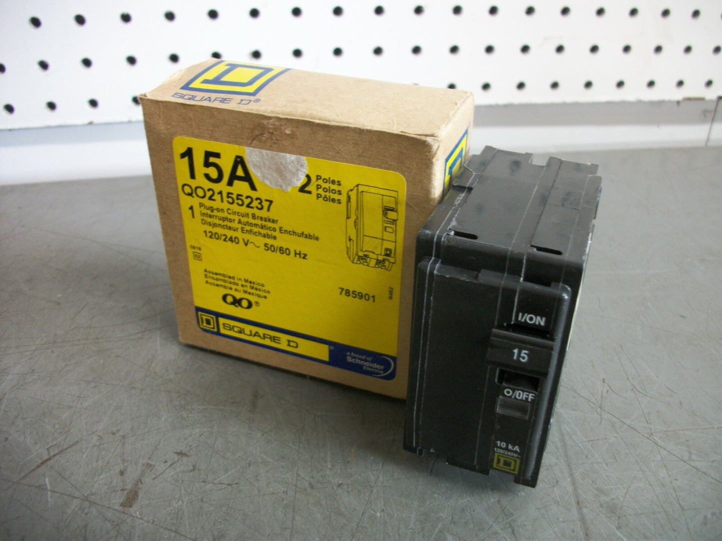 SQUARE D QO CIRCUIT BREAKER QO2155237 15AMP 240VOLT 2POLE NIB