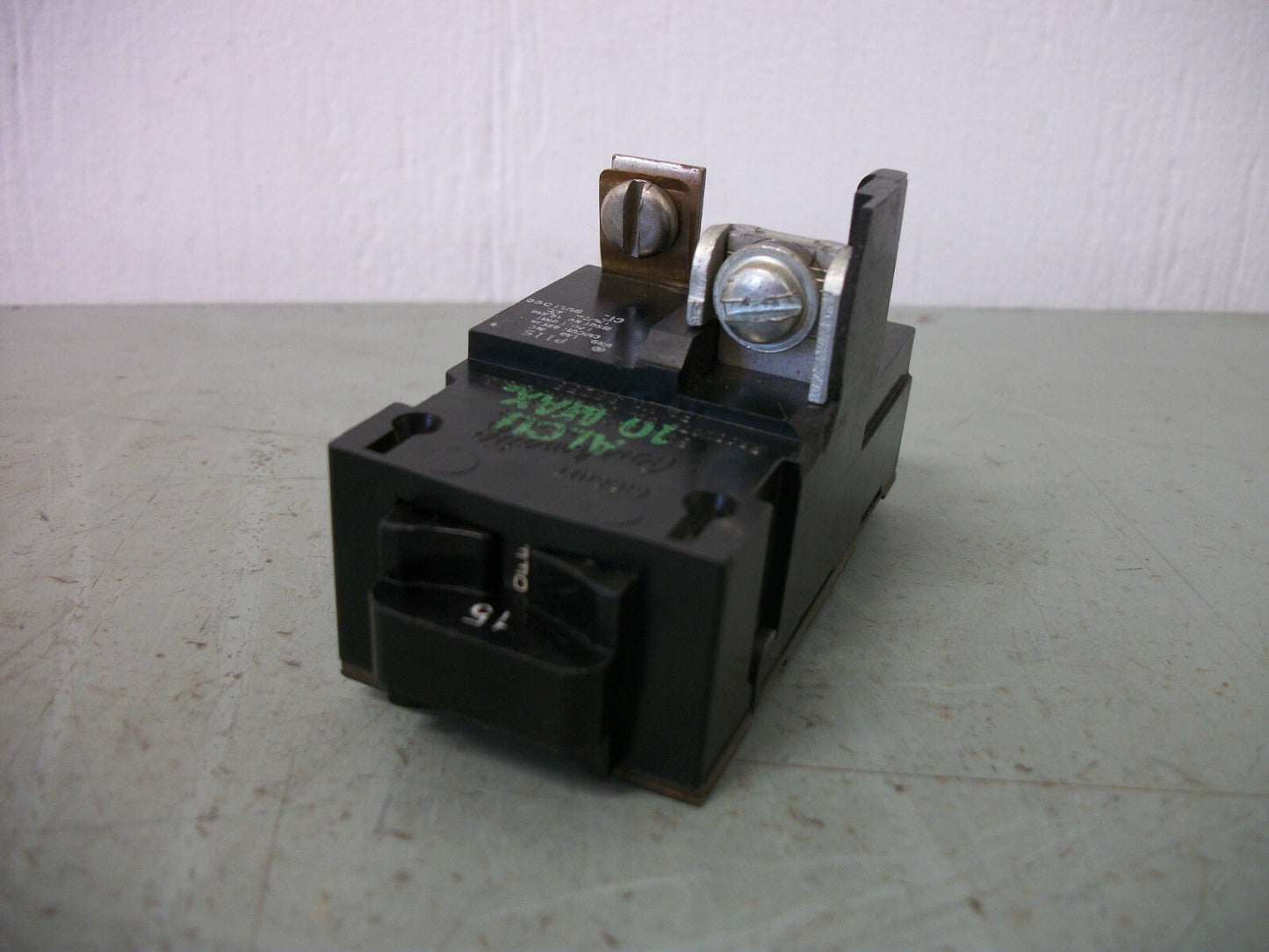 BULLDOG PUSHMATIC CIRCUIT BREAKER P115 15AMP 240VOLT 1POLE