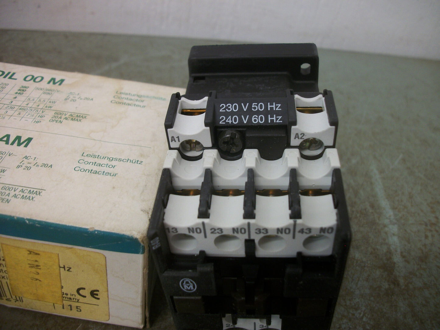 KLOCKNER-MOELLER INDUSTRIAL RELAY DILR40 240VCOIL 15AMP 600VOLT NIB