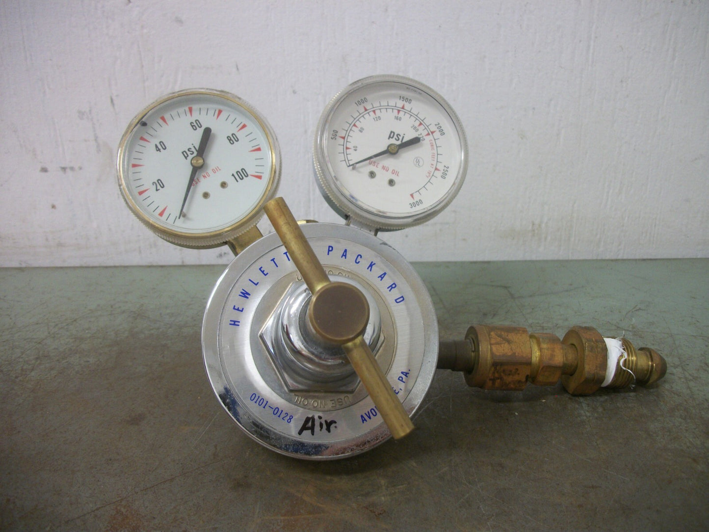 HEWLETT-PACKARD PNEUMATIC PRESSURE REGULATOR 0101-0128 0-100PSI