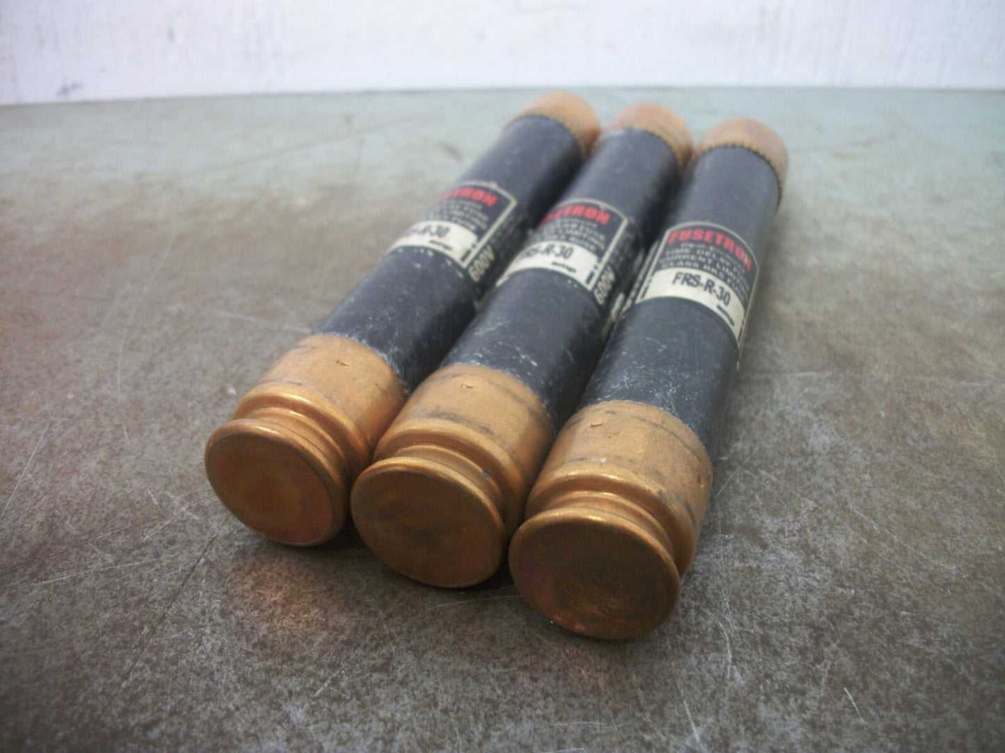 BUSSMANN LOT OF 3 FUSETRON FUSES FRS-R-30 30AMP 600VOLT