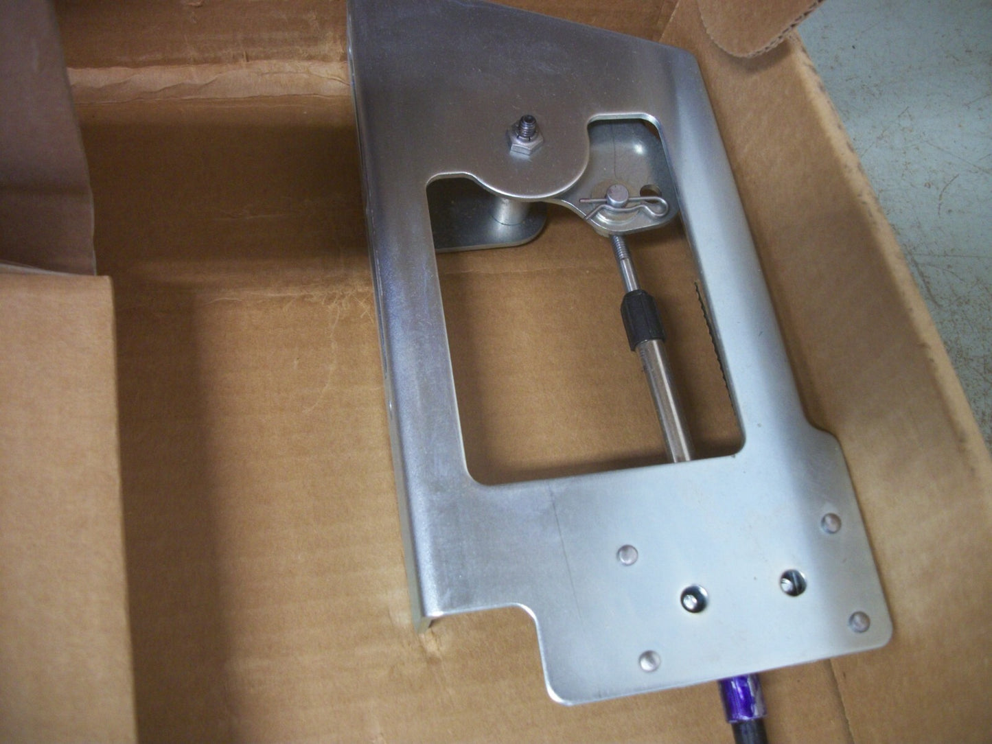 ALLEN-BRADLEY 4FT FLEX CABLE OPERATOR 140G-H-FCX04 NIB