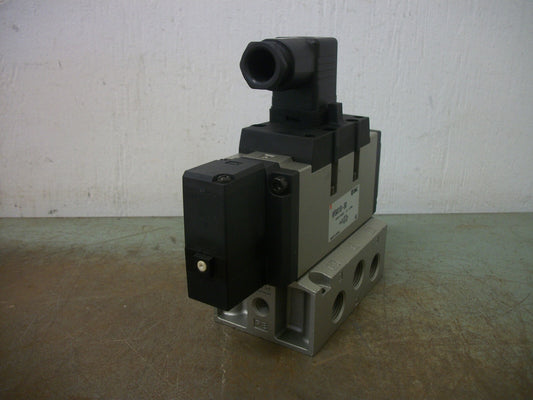 SMC PNEUMATIC SOLENOID VALVE VFS4110-5D 0.1-1.0MPa 21-26VCOIL NOB