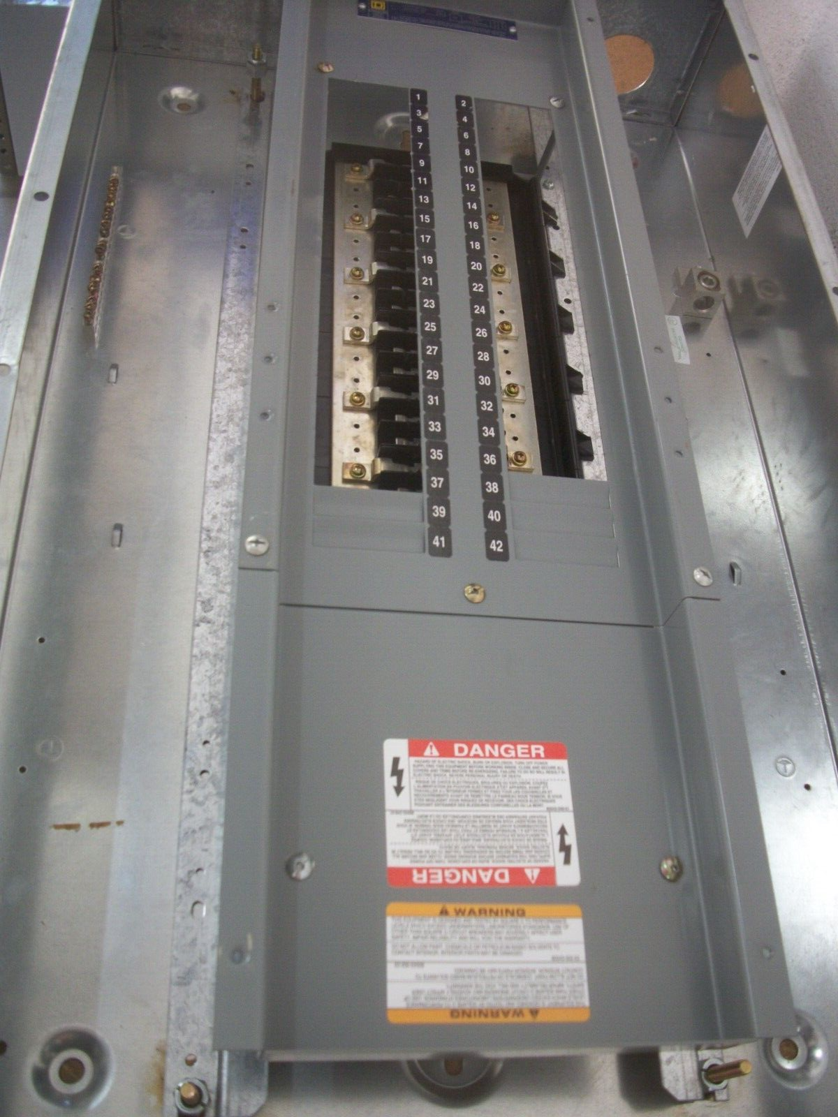 SQUARE D NQOD LOAD CENTER PANELBOARD NQOD442L225 225AMP 208Y/120/240VOLT 3PH