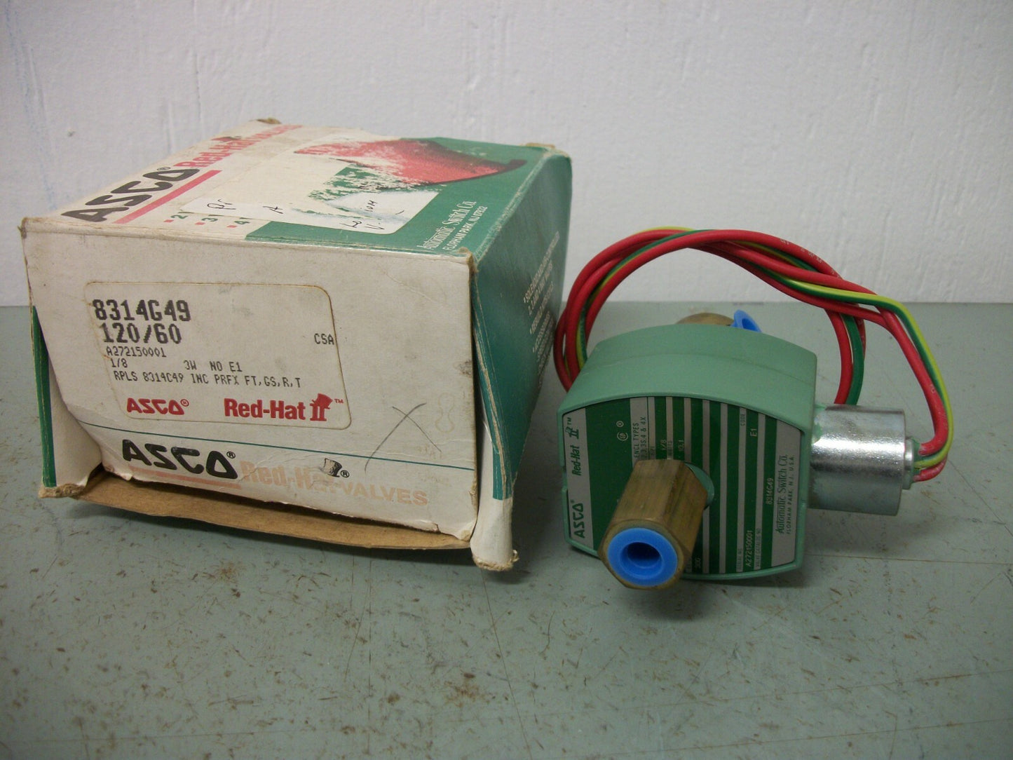 ASCO RED HAT 1/8" NPT SOLENOID VALVE 8314G49 300PSI 10.1WATT 120VCOIL NIB