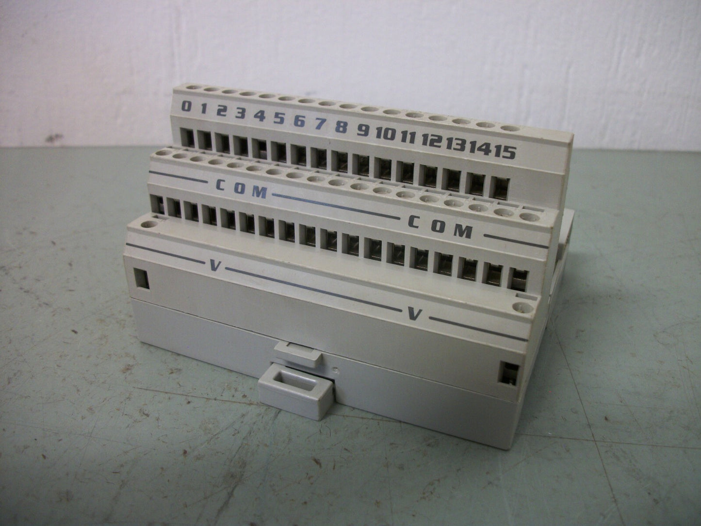 ALLEN-BRADLEY FLEXBUS 16-POINT PLC TERMINAL BASE 1794-TB2