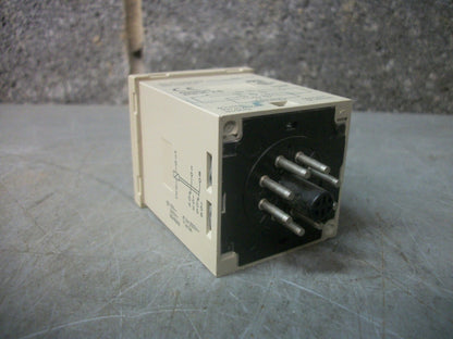OMRON TIMER H3CR-A8 0-30SEC 240VOLT