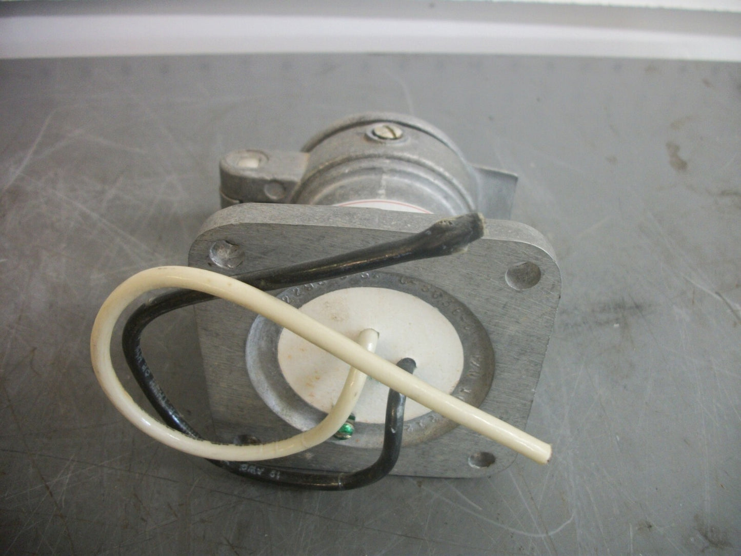 KILLARK PIN & SLEEVE RECEPTACLE KRJ-20 SU-78 20AMP 230VOLT 1PH 2W 3POLE NOB