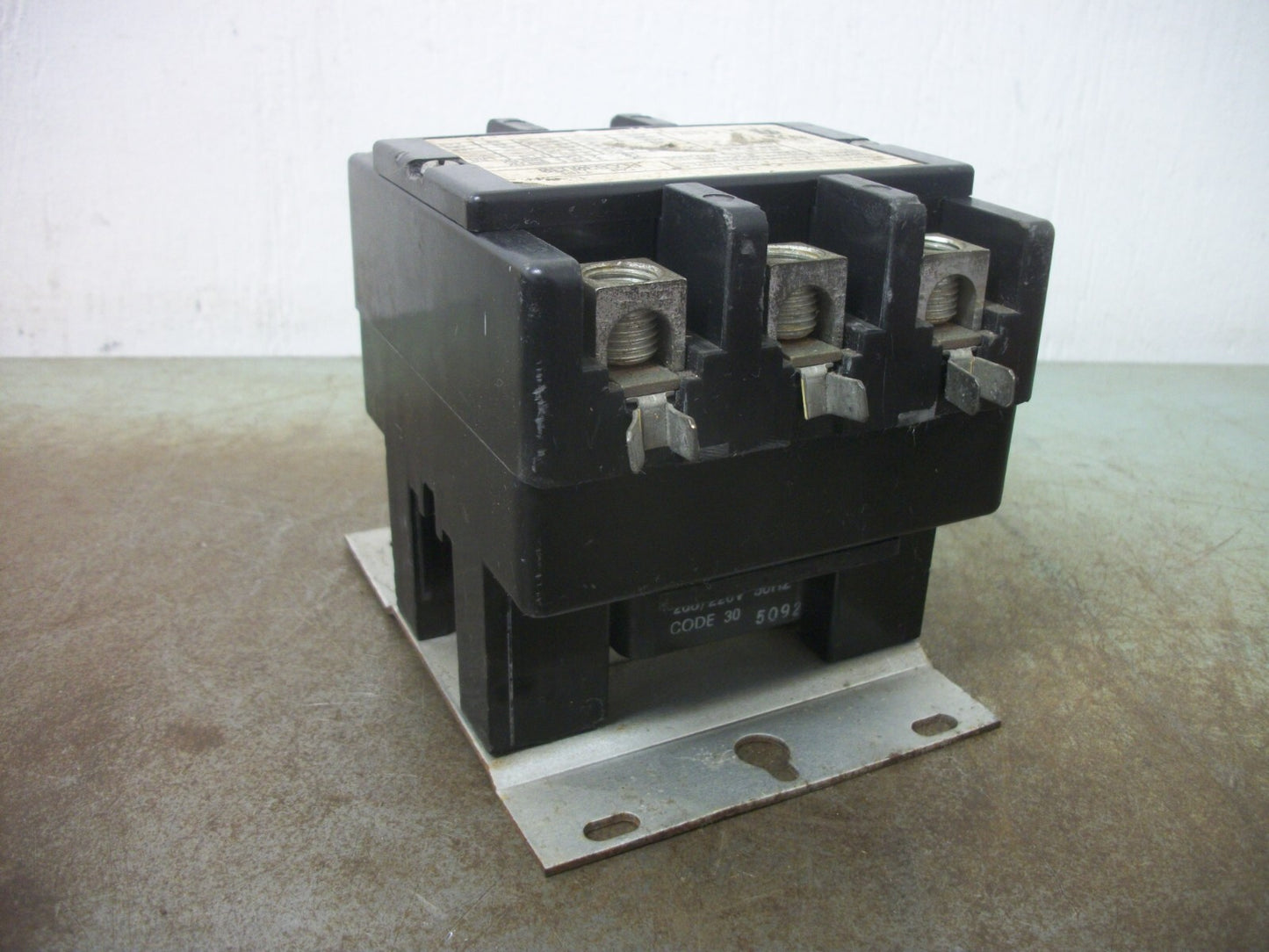 ARROW HART DEFINITE PURPOSE CONTACTOR 75AMP 208/240VCOIL 3PH 600V 30HP NOB