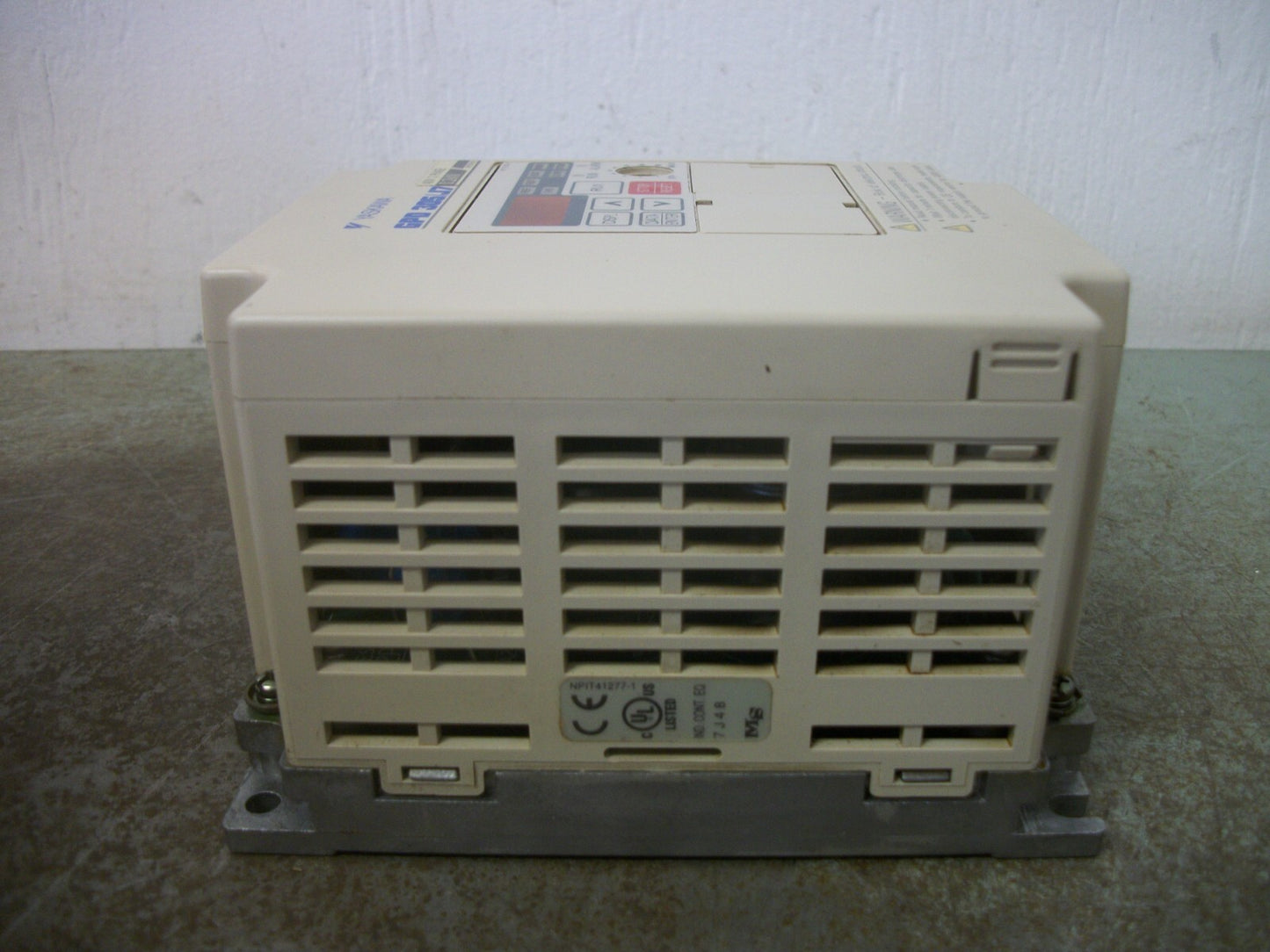 YASKAWA GPD 305/J7 0.2KW INVERTER DRIVE CIMR-J7AM40P2 460VOLT 3PH 1.2AMP