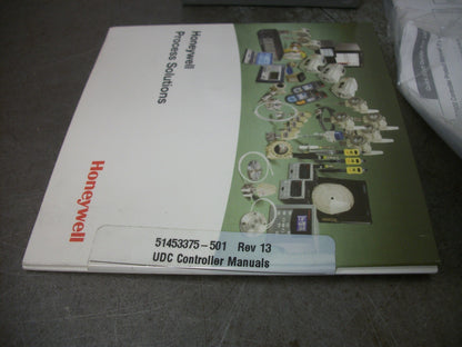 HONEYWELL UDC2500 TEMPERATURE CONTROLLER DC2500-E0-1L00-200-00000-00-0 NOB