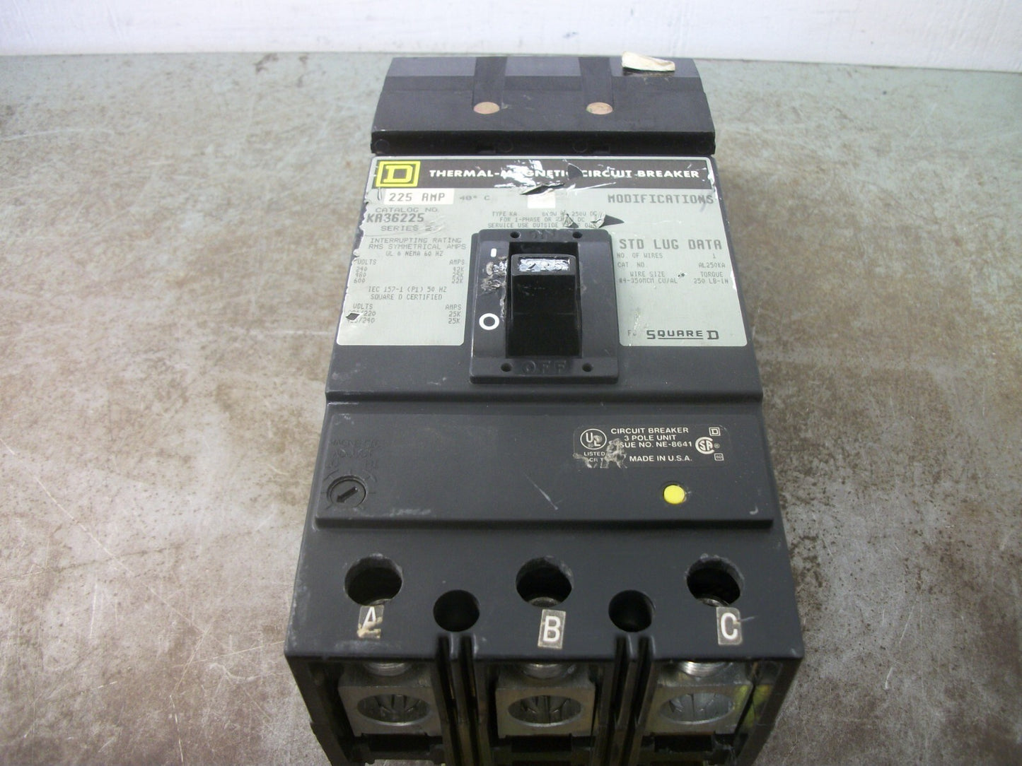 SQUARE D I-LINE KA CIRCUIT BREAKER KA36225 225AMP 600VOLT 3POLE GRAY CHIPPED