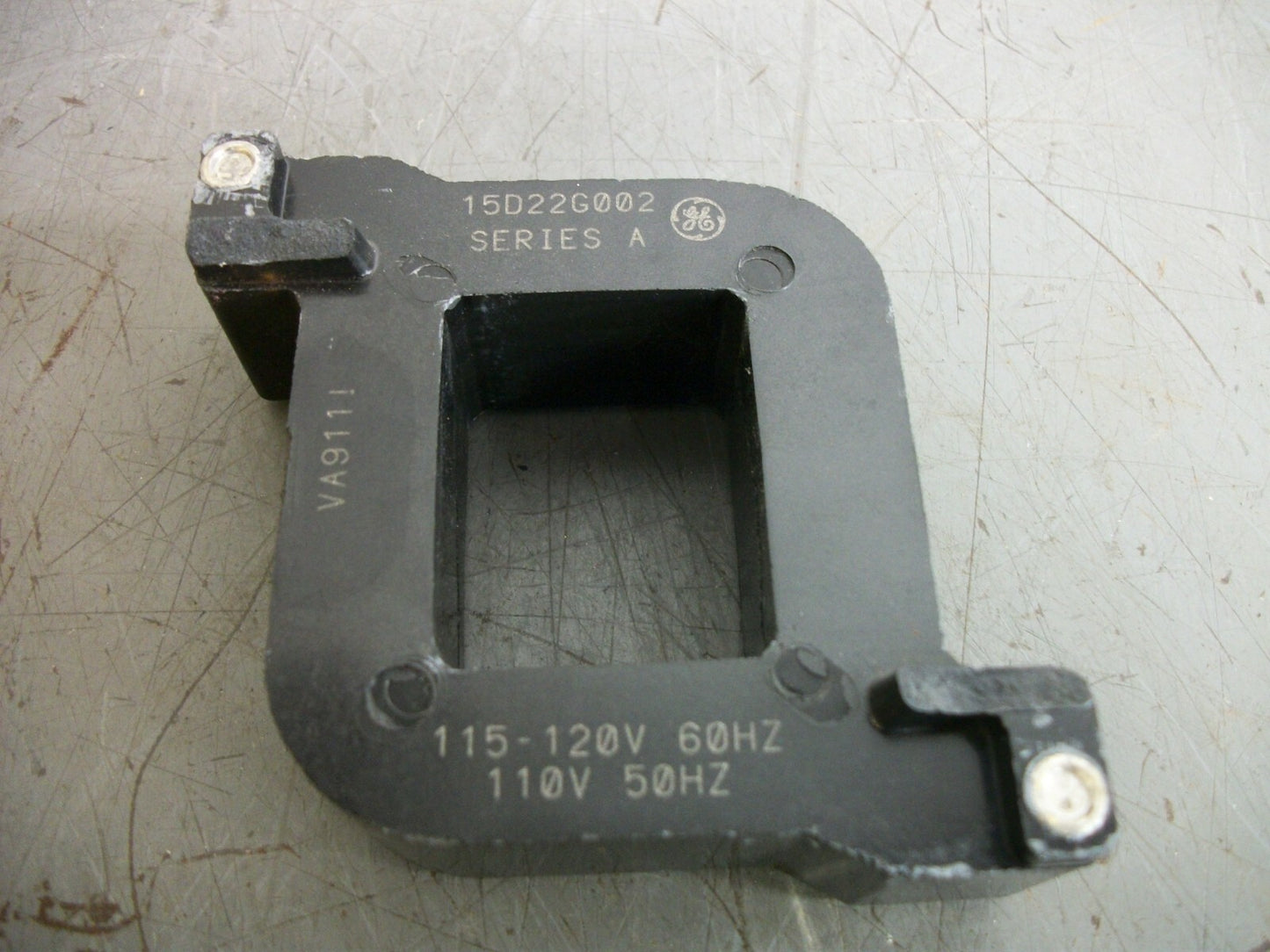 GE MAGNETIC COIL FOR SIZE 2 15D22G002 NOB CHIPPED