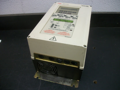 ABB ACS500 5HP AC DRIVE ACS501-005-4-00P5 500VAC 3PH 6.8AMP