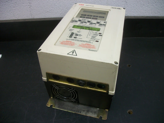 ABB ACS500 5HP AC DRIVE ACS501-005-4-00P5 500VAC 3PH 6.8AMP