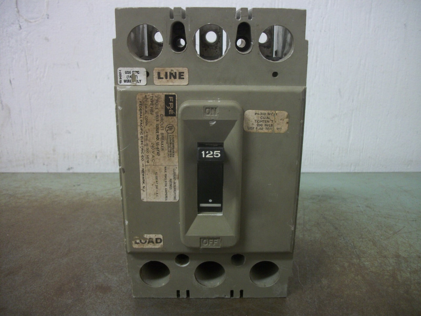 FEDERAL PACIFIC HEJ CIRCUIT BREAKER HEJ233125 125AMP 240VOLT 3POLE