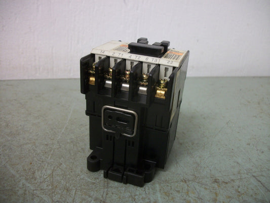FUJI SC-05 CONTACTOR 4NC0G0 13AMP 110VCOIL 3PH 600V 5HP