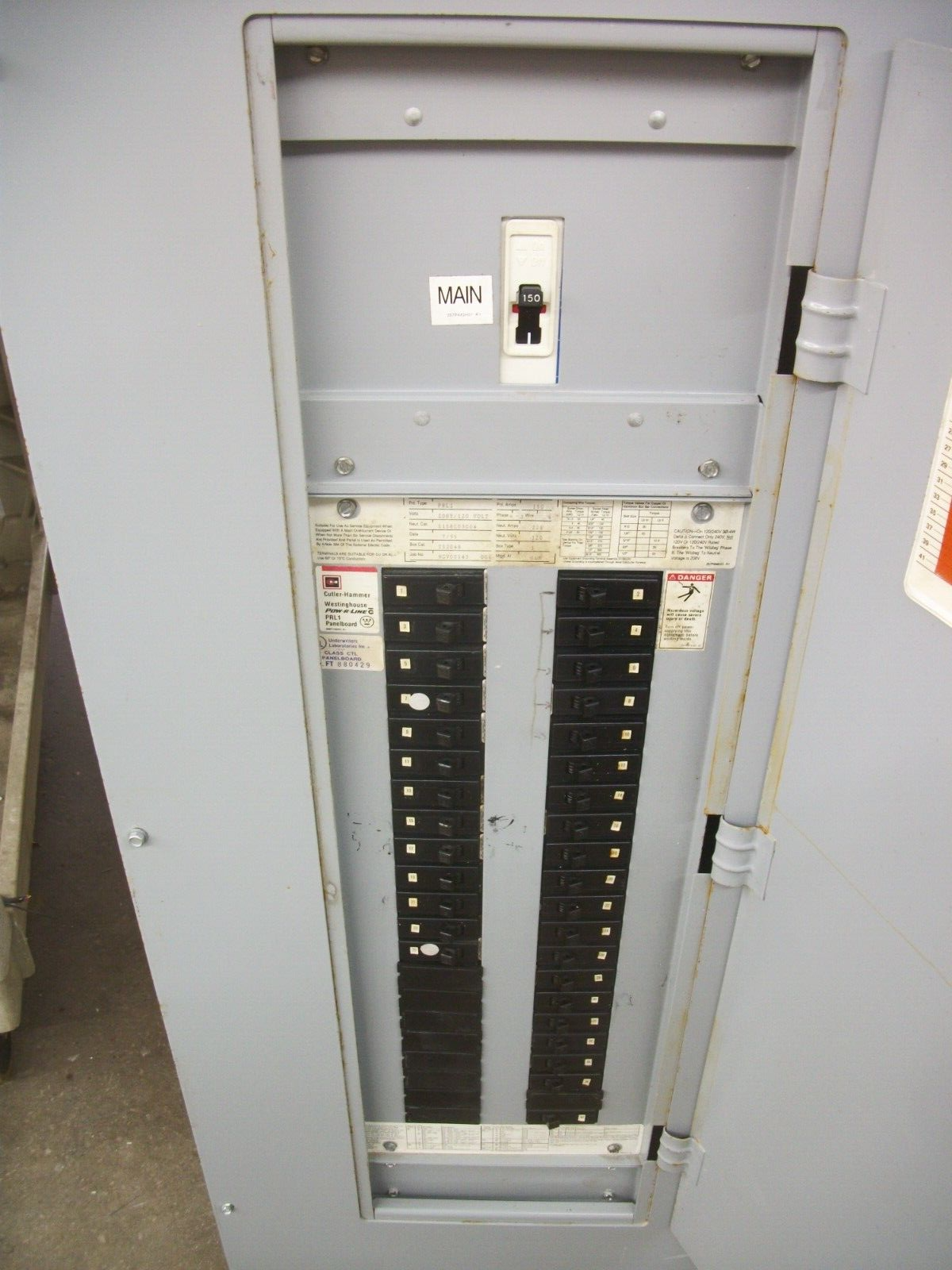CUTLER-HAMMER PRL1 PANELBOARD YS2048 150AMP 208Y/120VOLT 3PH 150A MAIN
