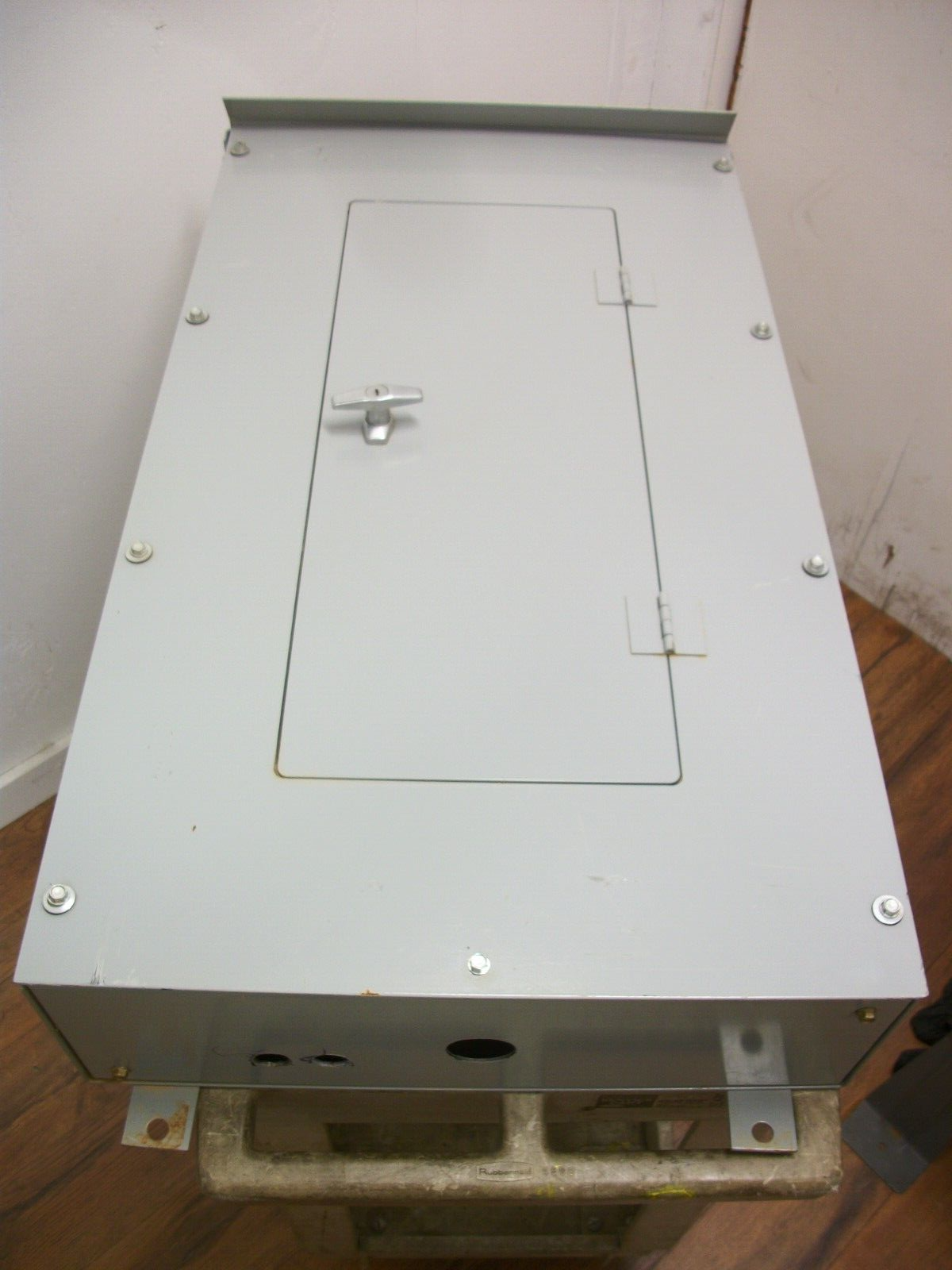 CUTLER-HAMMER PRL1A LOAD CENTER PANELBOARD EZB2036R 100AMP 208Y/120VOLT 3PH 4W