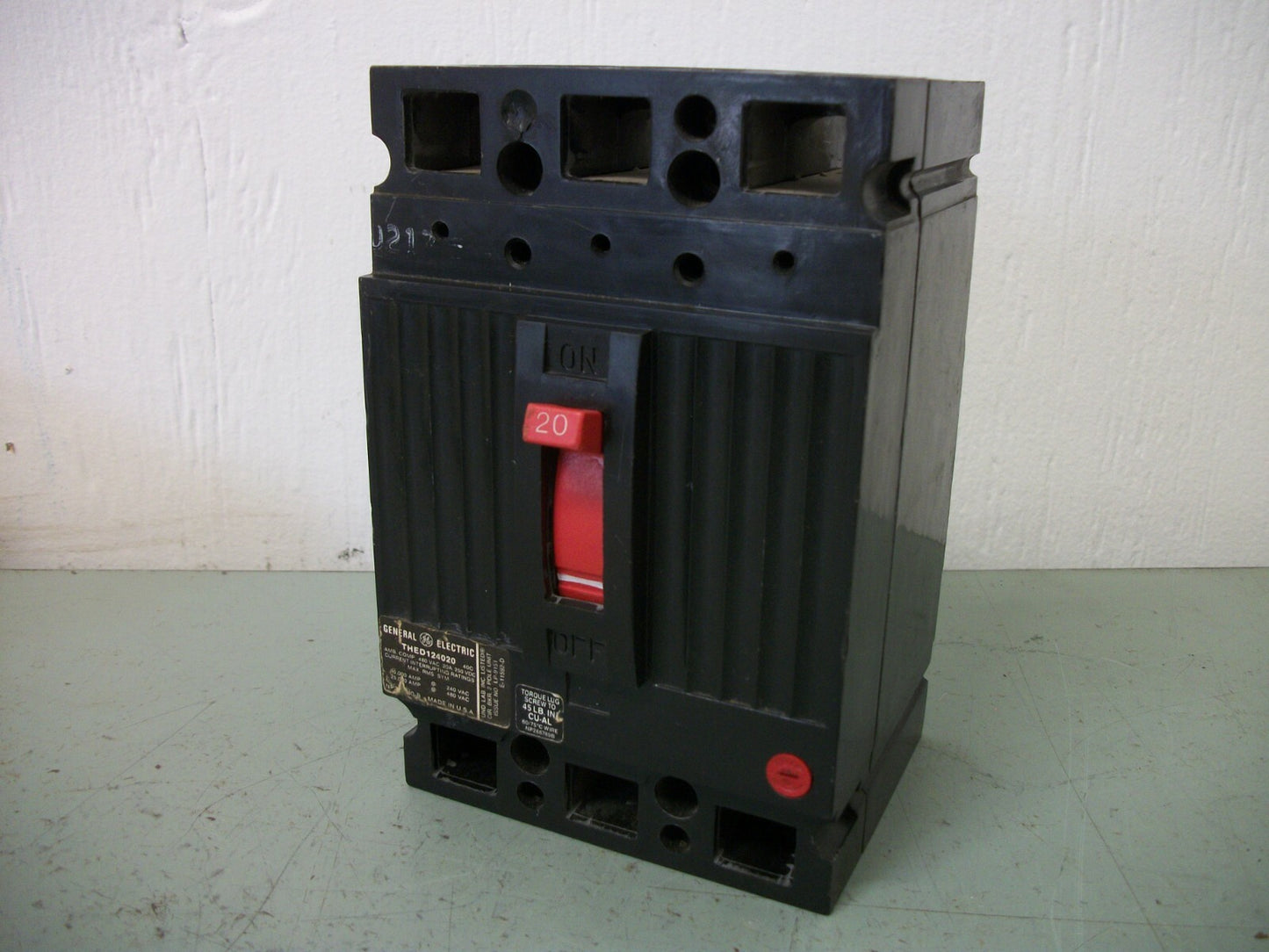 GE THED CIRCUIT BREAKER THED124020 20AMP 480VOLT 2POLE BLACK