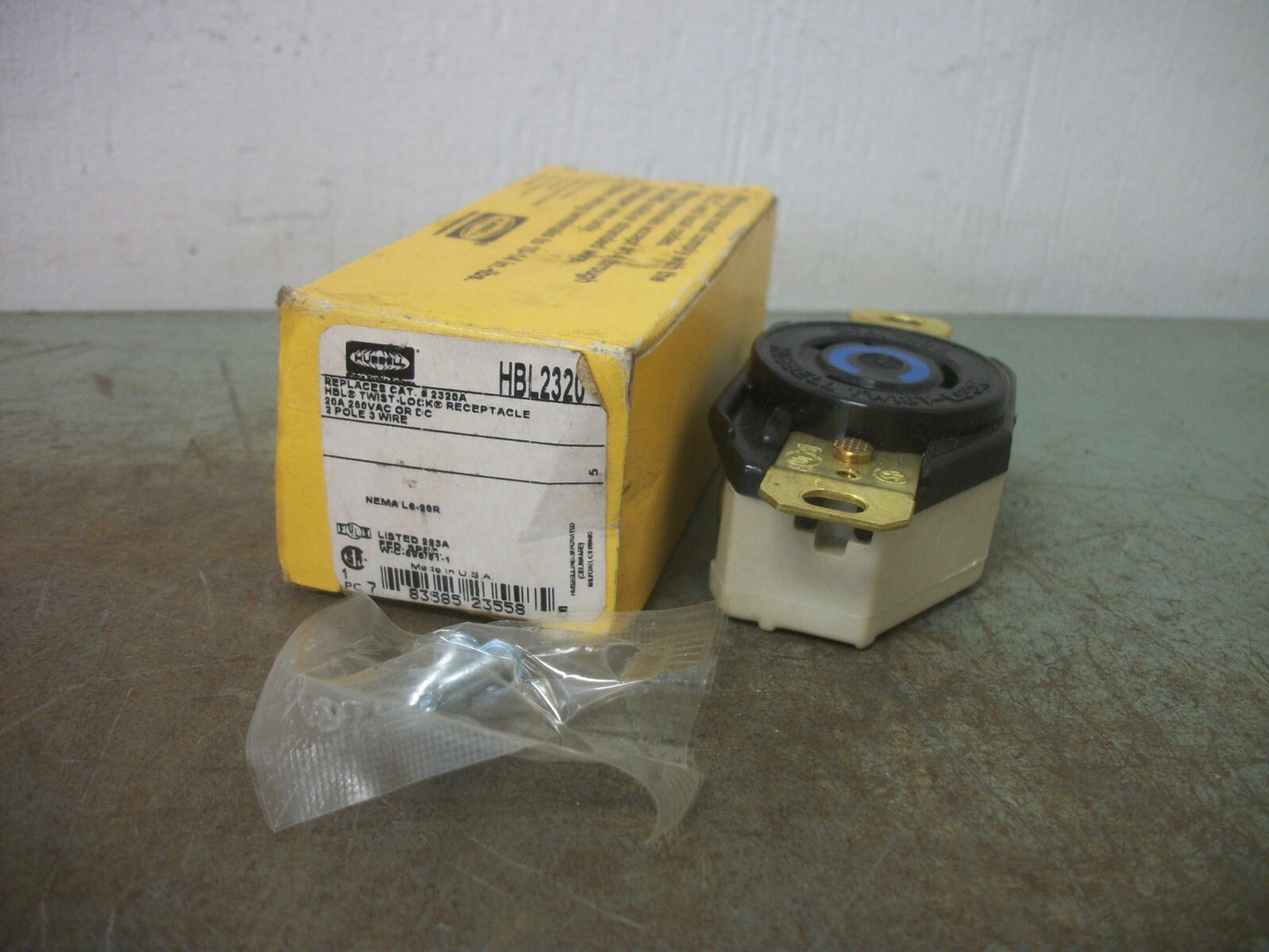 HUBBELL TWIST-LOCK RECEPTACLE HBL2320 20AMP 250VOLT 2P 3W NIB