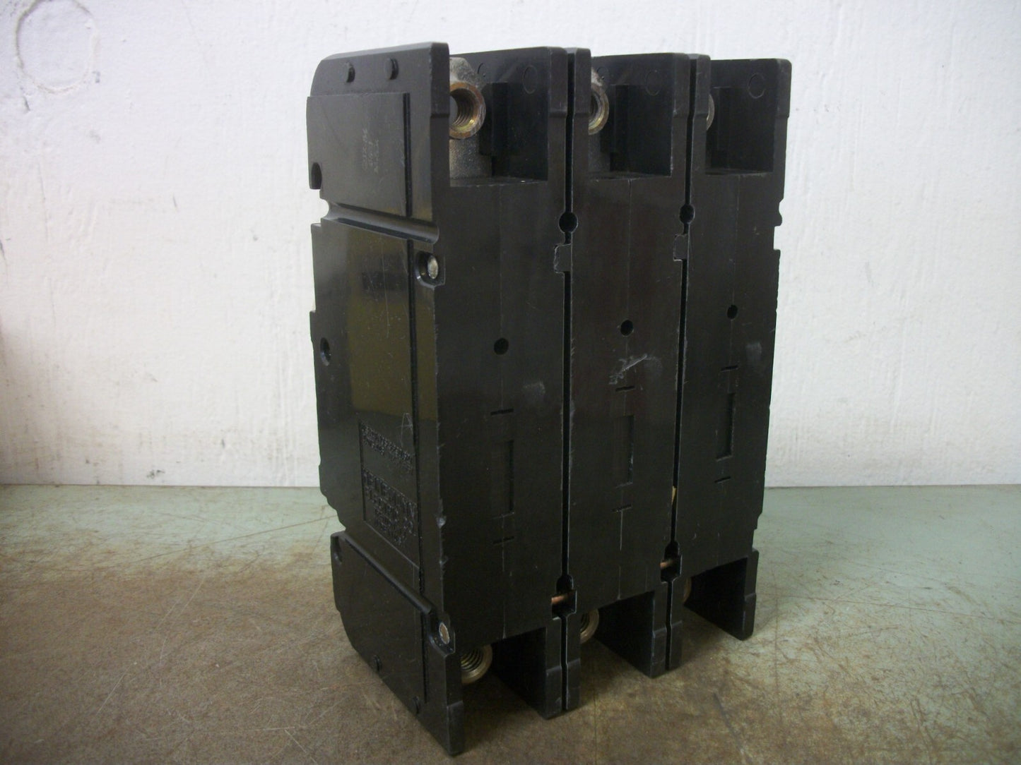 HEINEMANN CIRCUIT BREAKER GJ3-Z27-1 GJ3-G3-DU 150AMP 240VOLT 3POLE