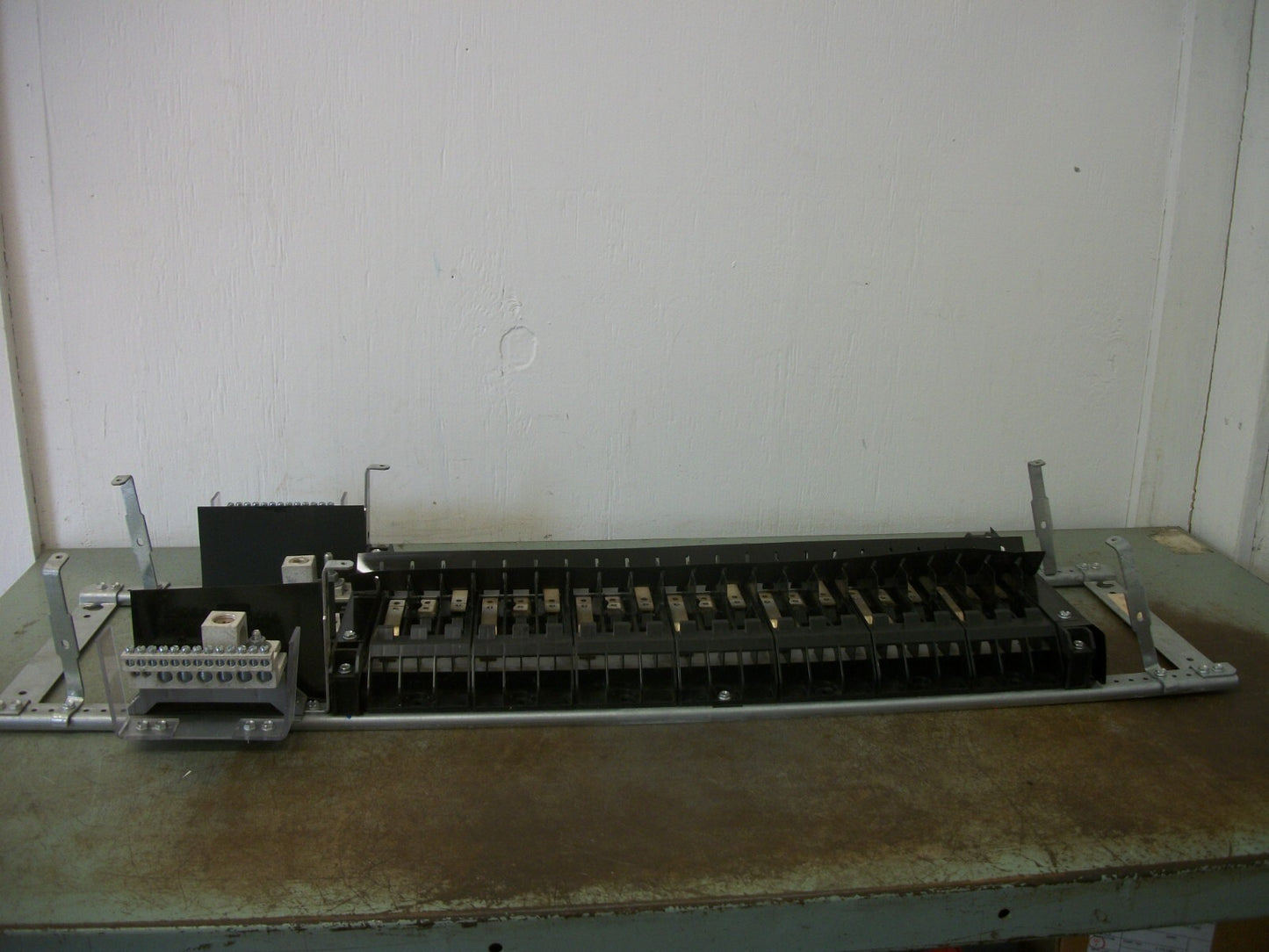 GE TEY 3PH LOAD CENTER PANELBOARD INTERIOR 10086781P1 426002039338 NEW