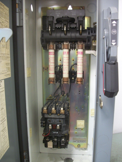 ALLEN-BRADLEY STARTER COMBO SIZE 0 509-AOD 120VCOIL 30AMP FUSIBLE