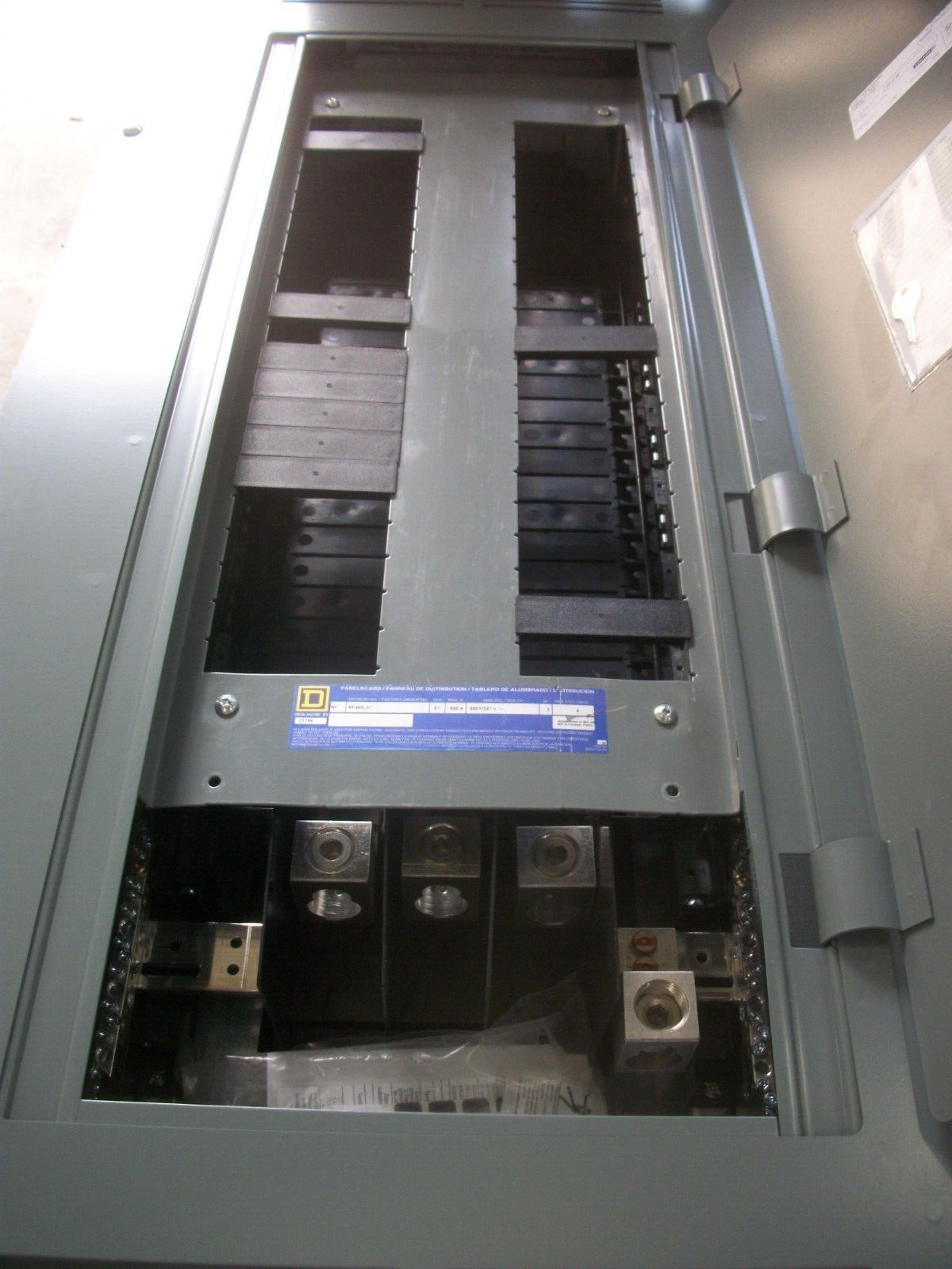 SQUARE D NF LOAD CENTER PANELBOARD NF484L6C 600AMP 600Y/347VOLT 3PH NEW