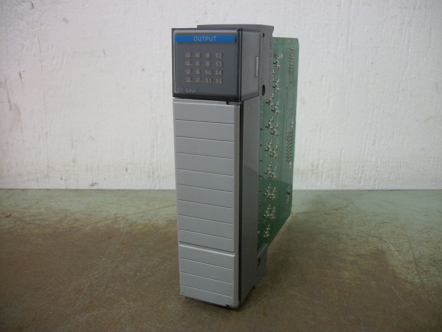 ALLEN-BRADLEY SLC 500 PLC OUTPUT MODULE 1746-OV16