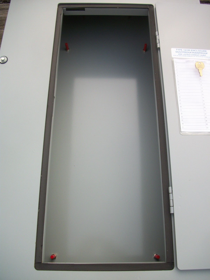 CUTLER-HAMMER PRL1A PANELBOARD W/INTERIOR LWPQ2036 100A 120/240V 100A MAIN NEW