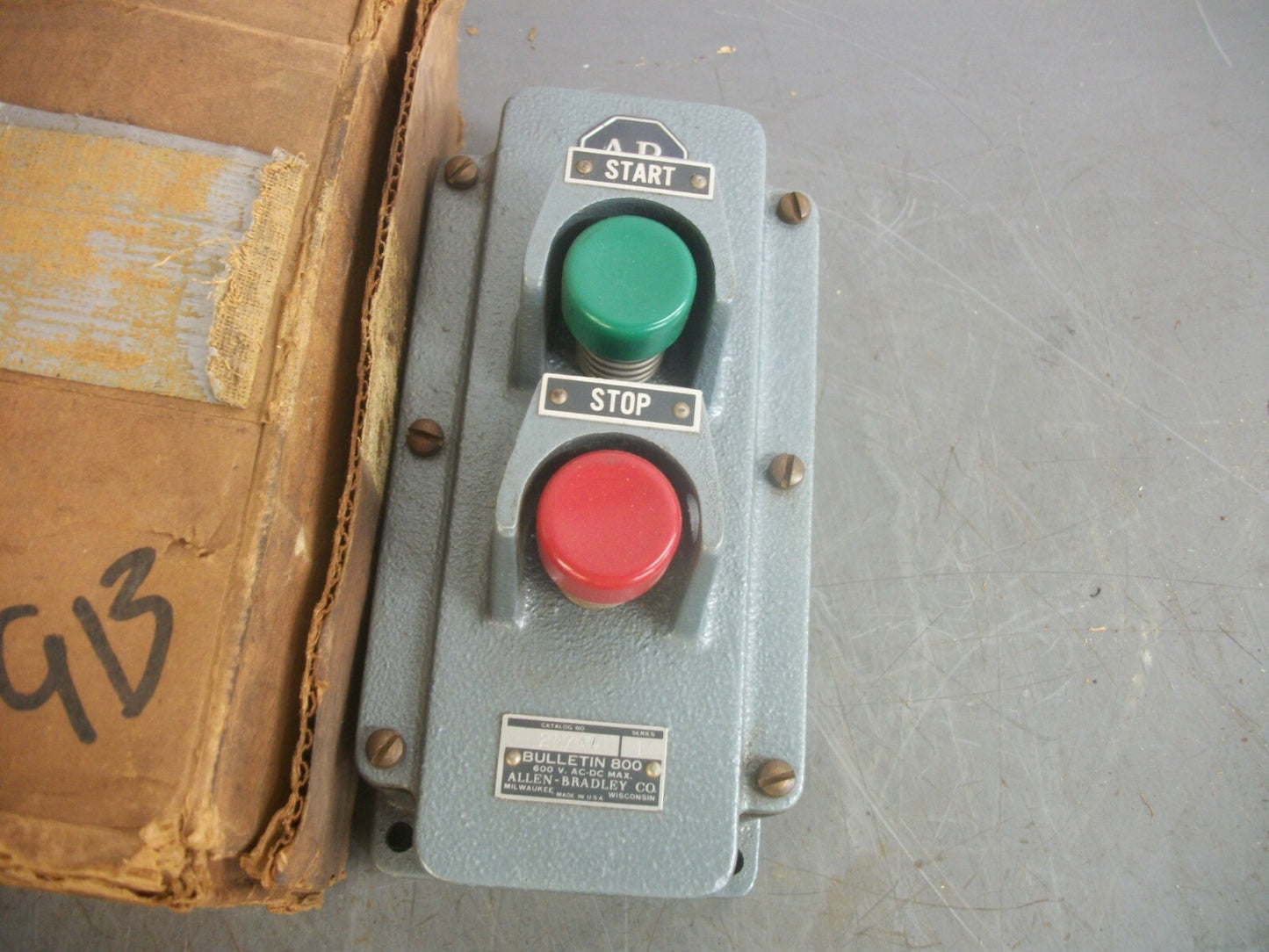 ALLEN-BRADLEY START-STOP HEAVY DUTY PUSHBUTTON STATION 800-2HZA4 NIB