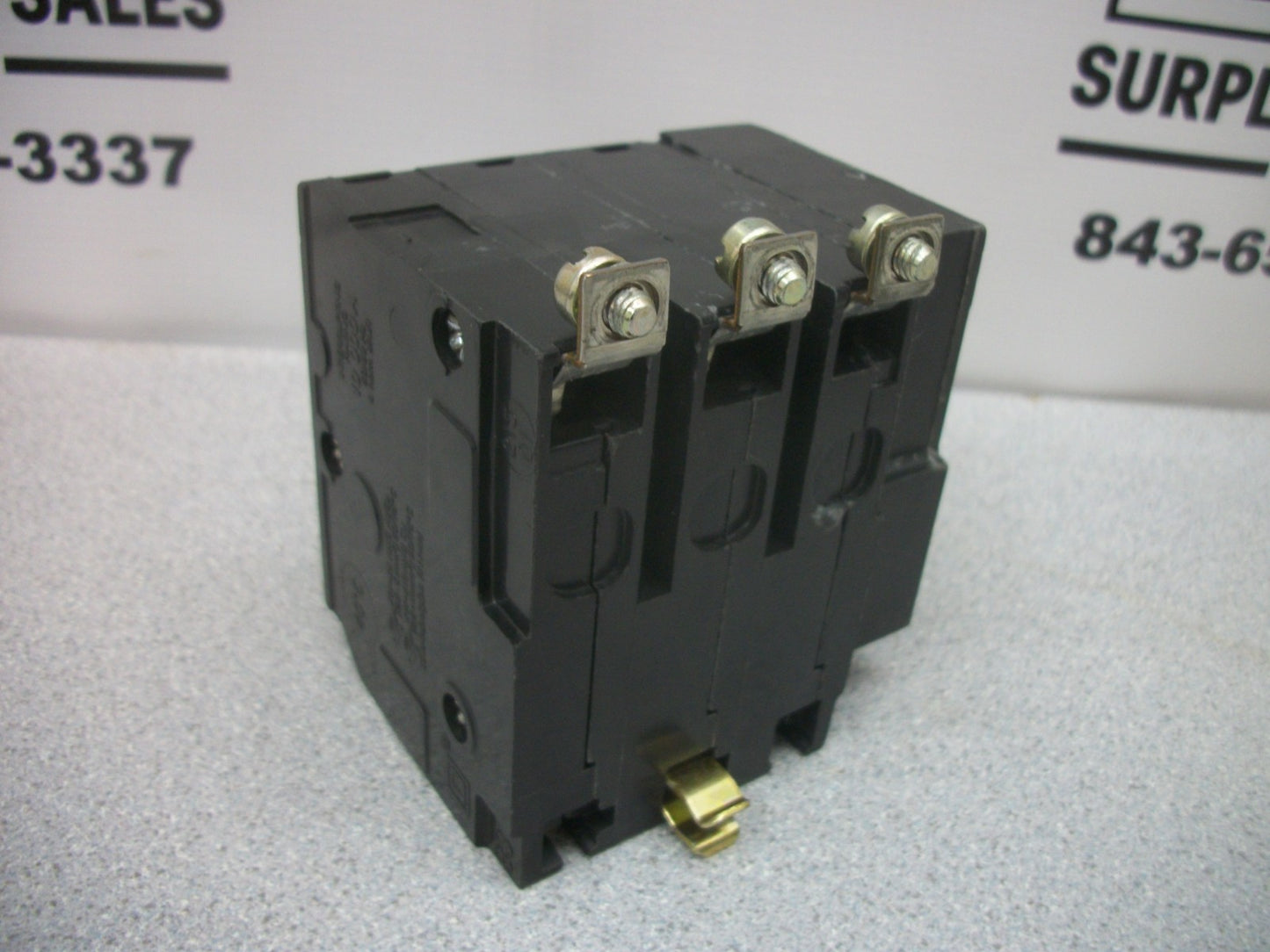 SQUARE D QOB CIRCUIT BREAKER QOB3301021 30AMP 240VOLT 3POLE W/SHUNT