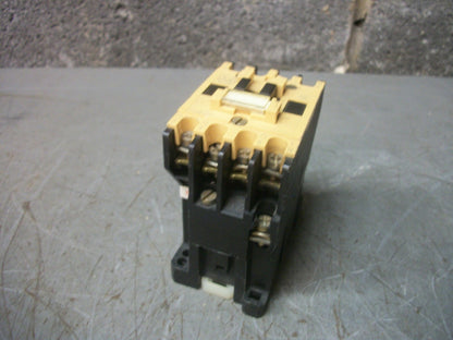 ALLEN-BRADLEY CONTACTOR 100-A09ND3 9AMP 120VCOIL 3PH 600V 7.5HP