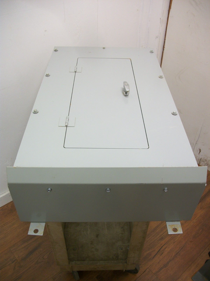 CUTLER-HAMMER PRL1A LOAD CENTER PANELBOARD EZB2036R 100AMP 208Y/120VOLT 3PH 4W